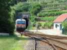 5047 013-7 als R 6124 bei der Ausfahrt aus dem Bahnhof Dürnstein-Oberloiben