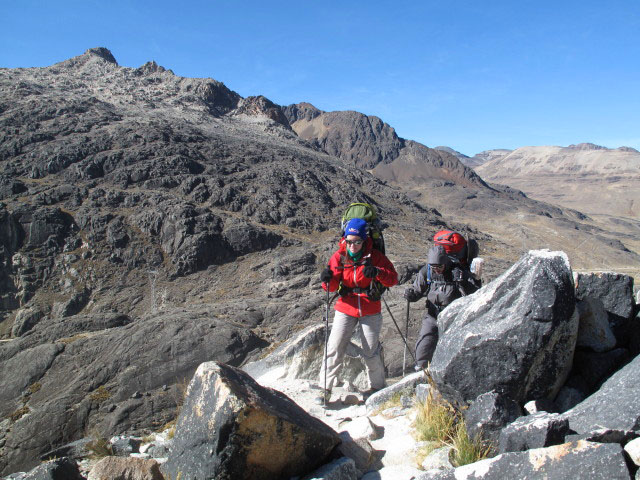 Daniela und Norbert zwischen Refugio Jank'u Khunu Uta und Refugio Campo Alto Roca (31. Juli)