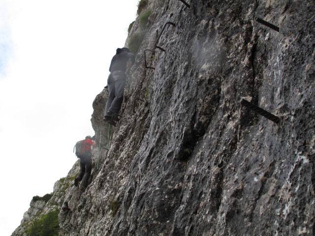 Heli-Kraft-Klettersteig: Norbert und Elonora in der Einstiegswand