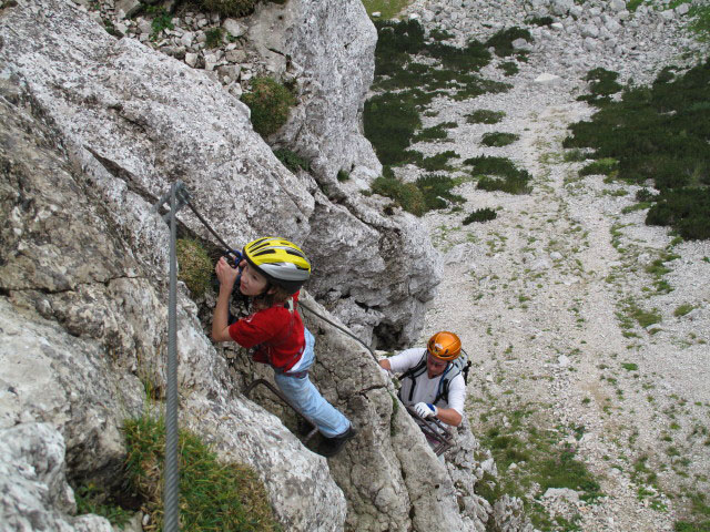 Heli-Kraft-Klettersteig: Richard und Erich zwischen Holzpendelbrücke und 1. Notausstieg