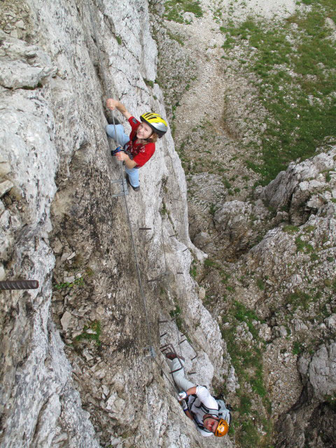 Heli-Kraft-Klettersteig: Richard und Erich zwischen Holzpendelbrücke und 1. Notausstieg