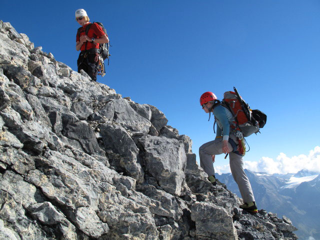 Peter und Daniela am Hintergrat zwischen 1. Eisfeld und Signalkopf (21. Aug.)