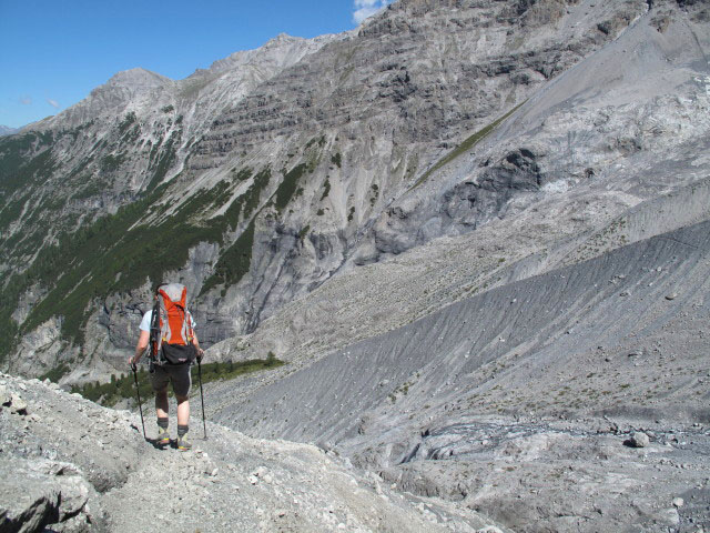 Daniela am Dreifernerweg zwischen Trafoier Ferner und Madatschferner (22. Aug.)