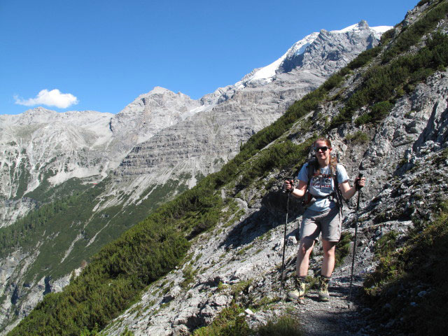 Daniela am Dreifernerweg zwischen Trafoier Ferner und Madatschferner (22. Aug.)