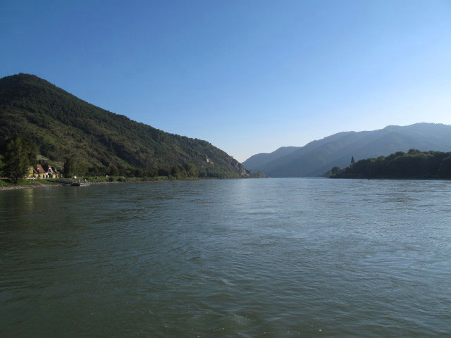 Donau von der Rollf&auml;hre Spitz - Arnsdorf aus
