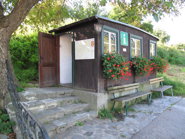 Warteh&auml;uschen der Rollf&auml;hre Spitz - Arnsdorf in Arnsdorf