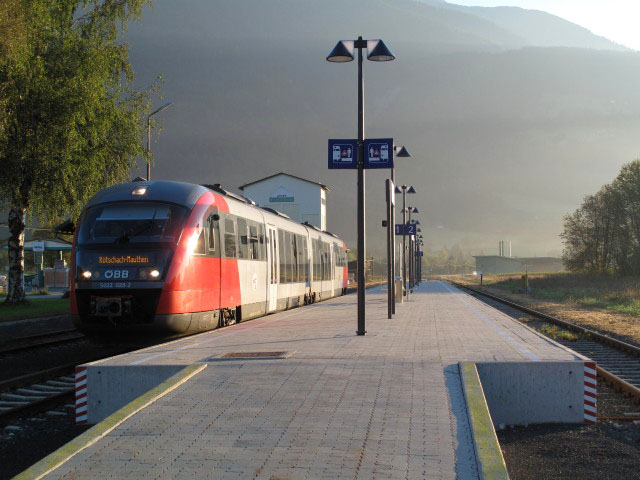 5022 028-2 als R 4801 im Bahnhof K&ouml;tschach-Mauthen, 710 m (21. Sep.)