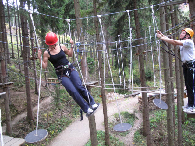 Karin und Matthias im Parcours 'Baummarder'