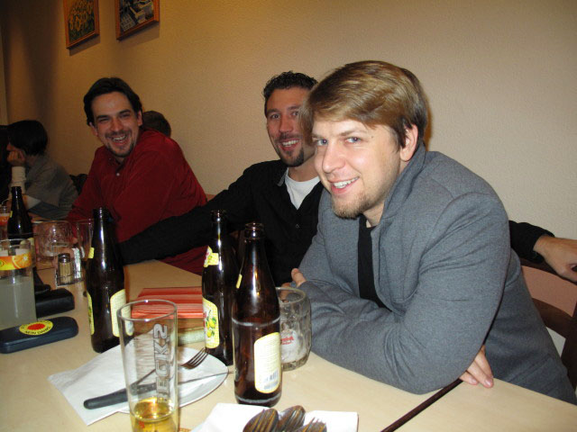 Franziska, Michael, Robert und Alexander im Strandcafe