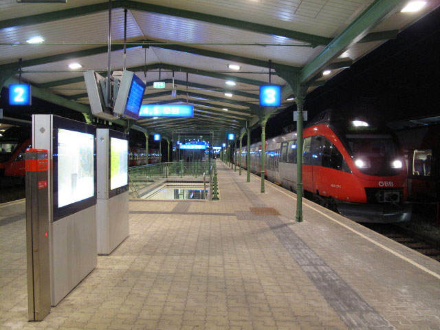 4024 127-5 als S 20796 im Bahnhof Heiligenstadt, 169 m