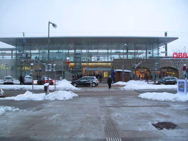 Bahnhof Baden, 241 m