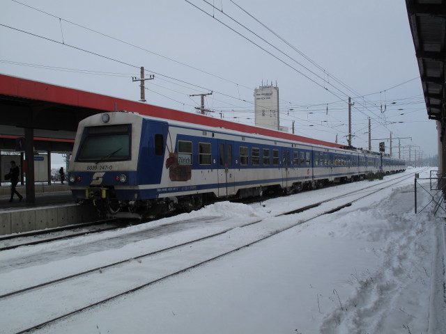 6020 247-0 als S 23468 im Bahnhof Gänserndorf, 155 m