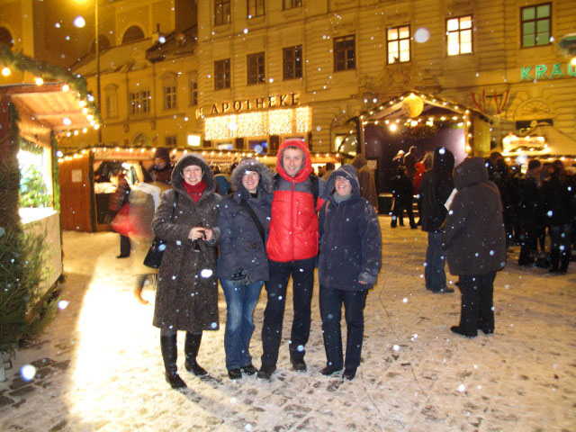 Agata, Carmen, ich und Doris am Altwiener Christkindlmarkt