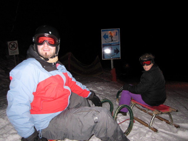 Markus und Michaela auf der Erlebnis-Rodelbahn beim Runentor