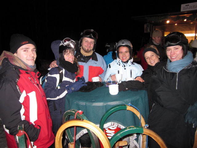 Udo, Elena, Markus, Charlotte, Michaela und Eva bei der Enzianh&uuml;tte, 1.100 m