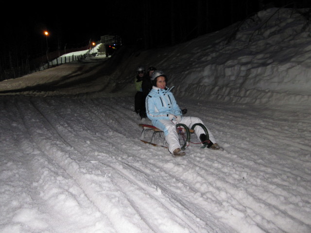 Charlotte auf der Erlebnis-Rodelbahn im B&auml;rental