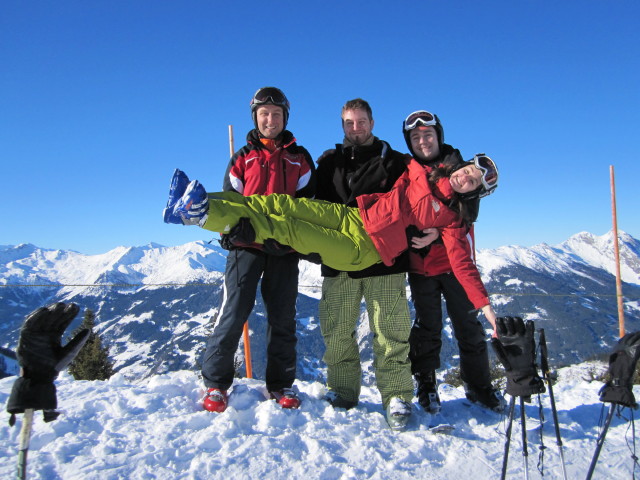 Ich, Markus, Udo und Katarina bei der Bergstation der Kreuzkogelbahn