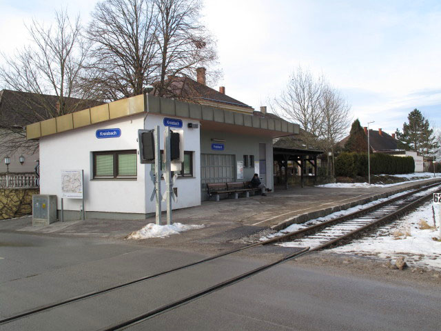 Bahnhof Kreisbach, 325 m