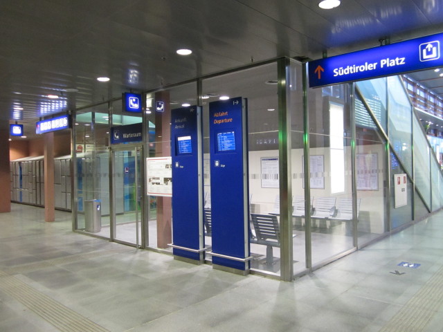 Hauptbahnhof Innsbruck, 582 m