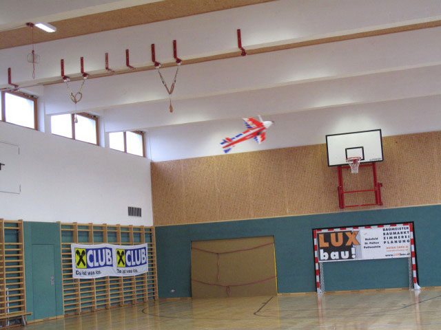 Flugvorführung in der Hauptschule Böheimkirchen