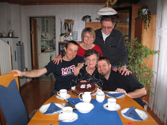 Ich, Mama, Oma, Markus und Papa (20. Feb.)