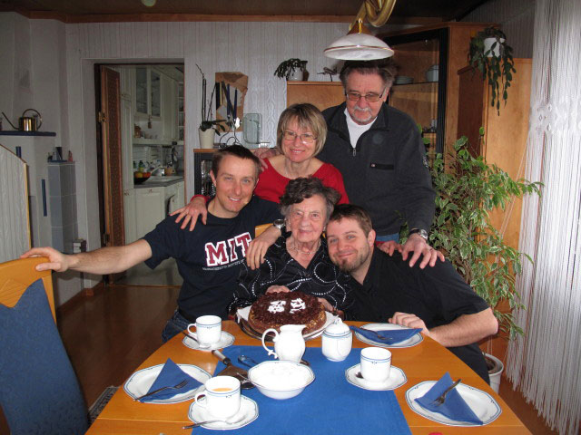 Ich, Mama, Oma, Markus und Papa (20. Feb.)