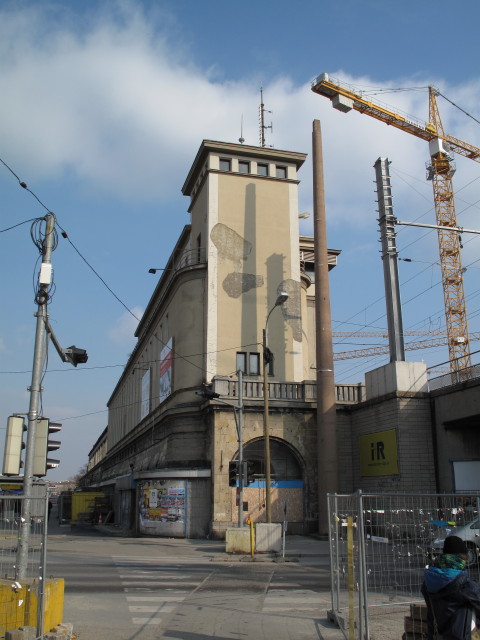 Südbahnhof Wien, 208 m