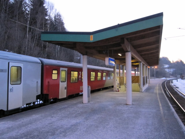 REX 1520 im Bahnhof Leogang, 840 m