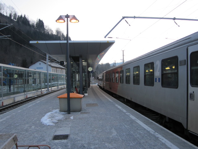 REX 1503 im Bahnhof Taxenbach-Rauris, 718 m