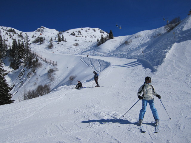 Mama auf der Skiroute Hasenbühel