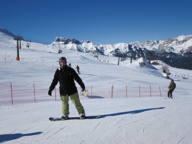 Markus bei der Bergstation der Umlaufbahn Pian Frataces-Gherdecia, 2.202 m (20. März)
