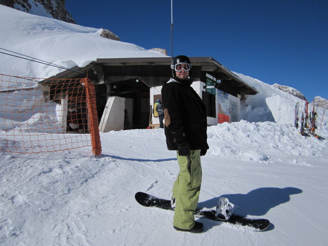 Markus bei der Bergstation des Sessellifts Fedarè/Forc.Nuvolau, 2.413 m (20. März)