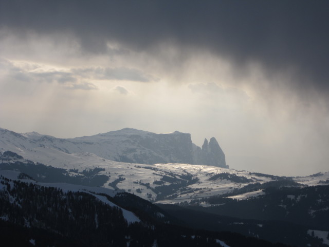 Seiser Alm von der Piste der Umlaufbahn Danterceppies aus (26. März)