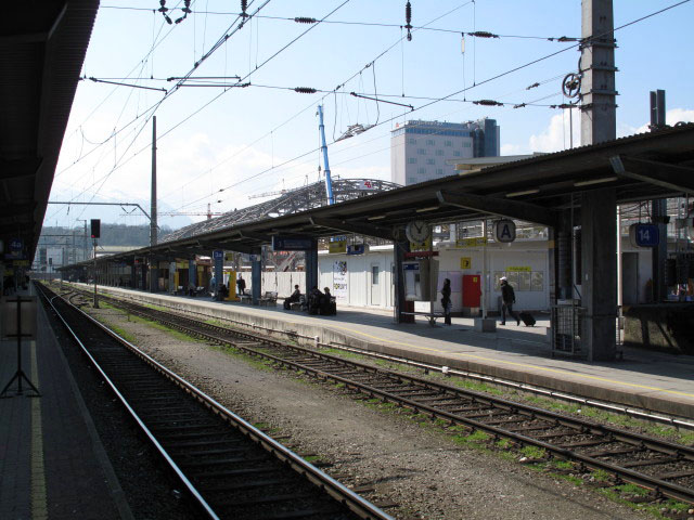 Hauptbahnhof Salzburg, 428 m