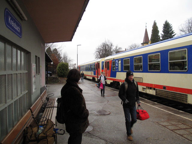 REX 6720 im Bahnhof Kreisbach, 325 m (18. M&auml;rz)