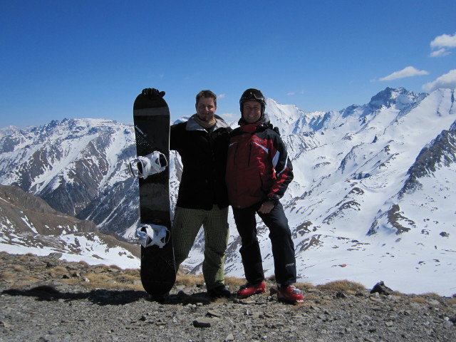 Markus und ich bei der Bergstation der Gampenbahn, 2.850 m (16. Apr.)