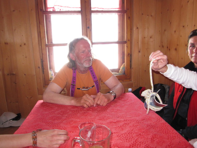 Ewald und Eva im Rifugio Cesare Branca, 2.487 m (22. Apr.)