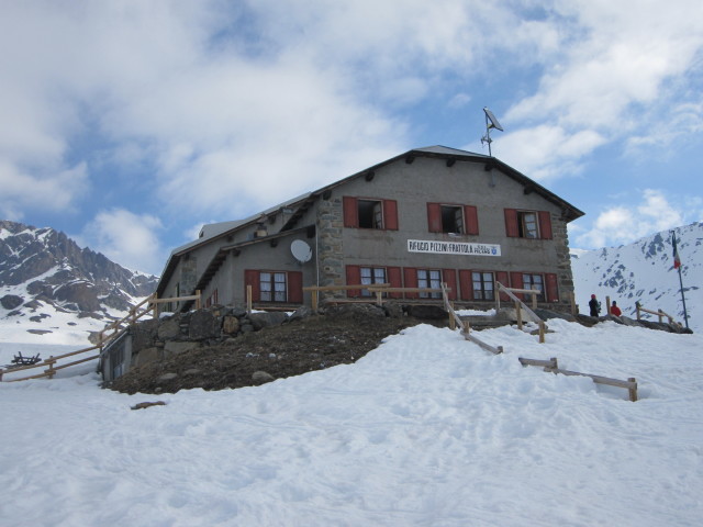 Rifugio L. E. Pizzini-Frattola, 2.700 m (23. Apr.)