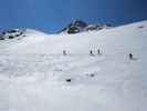 Christoph, Eva, Doris und Gudrun zwischen Ghiacciaio dei Forni und Rifugio Cesare Branca (21. Apr.)