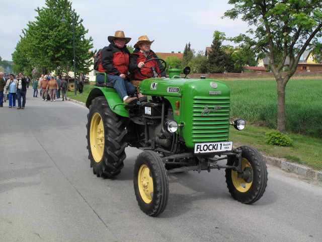 Steyr 180a beim Bahnhof Ernstbrunn