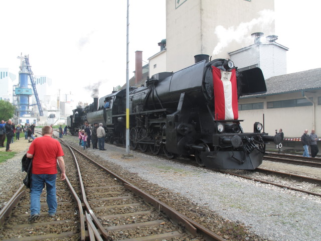 52 100 im Bahnhof Ernstbrunn, 256 m