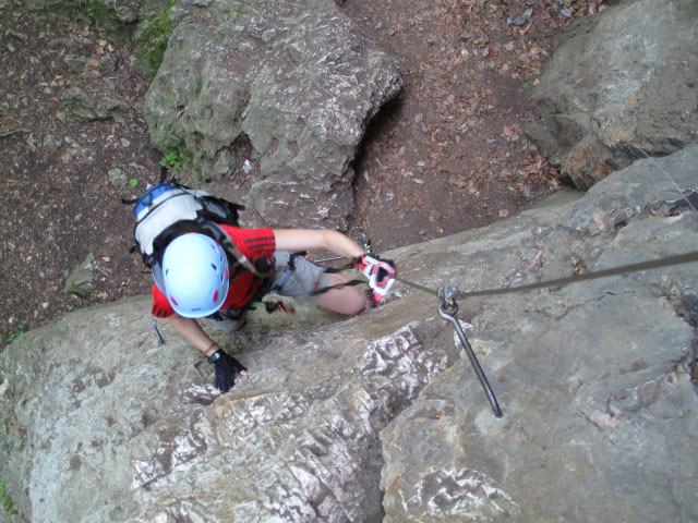 Währinger Klettersteig: Katarina im Einstieg