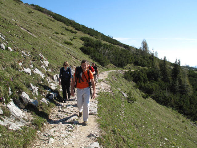 Sabrina, Andreas und Axel zwischen Talstation des Heumahdgupflifts und HTL Wels-Klettersteig