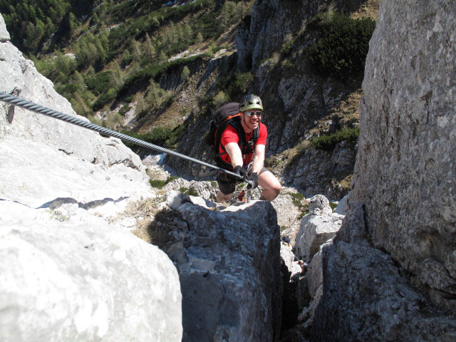 HTL Wels-Klettersteig: Norbert in der Schlüsselstelle