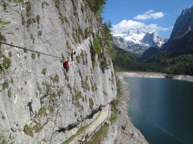 Laserer alpin-Klettersteig: Norbert und Erich auf der Seilbrücke