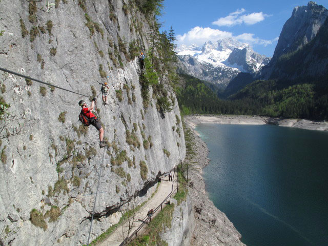 Laserer alpin-Klettersteig: Norbert und Erich auf der Seilbrücke