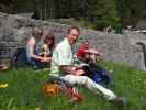 Sabrina, Romana, Erich und Norbert beim Vorderen Gosausee, 937 m