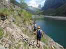 Romana und Sabrina beim Vorderen Gosausee, 937 m