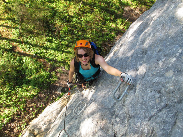 Schmied-Klettersteig: Sabrina in der Einstiegsvariante