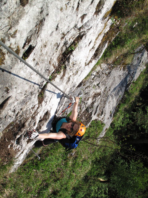 Schmied-Klettersteig: Sabrina auf der Eisrampe